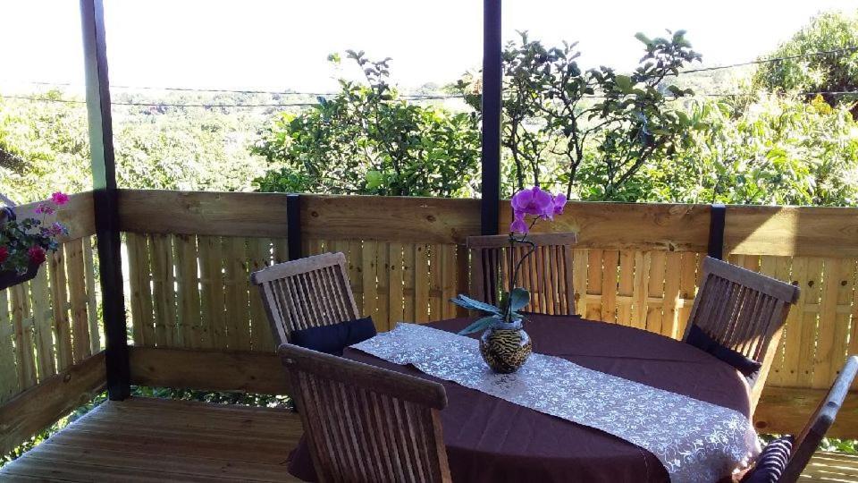 Le Begonia Apartment Ravine Seche Екстериор снимка